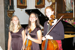 Das Klaviertrio Hemma & Freya Tuppy und Harriet Krijgh (v. li n. re.)