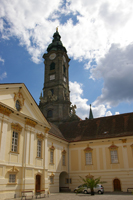 Blick vom Abteihof auf die Klosterkirche 