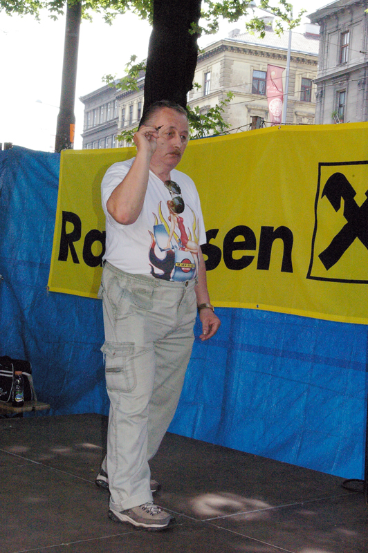 Karl beim Wurf